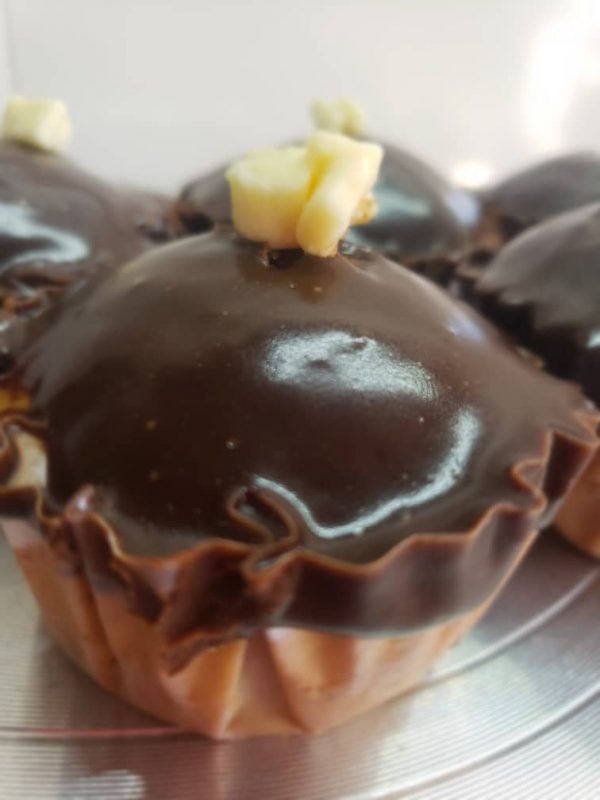 Panqué bañado y relleno de Chocolate
